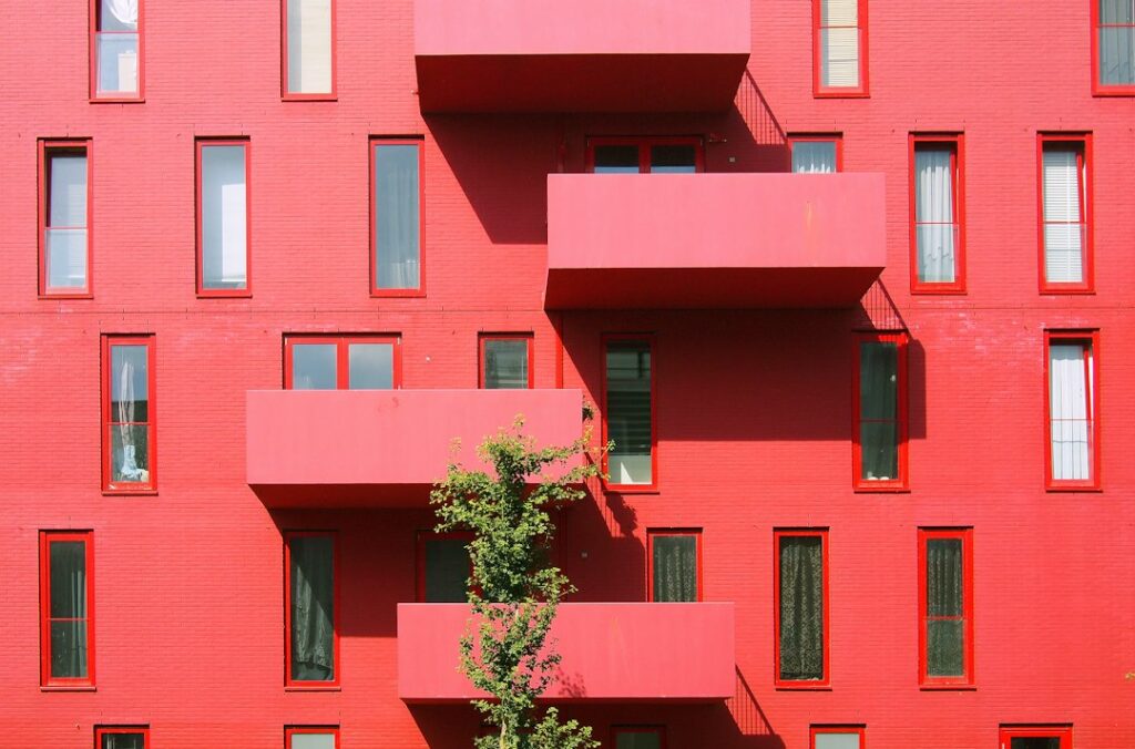 IT support Almere: modern architecture in Almere city centre